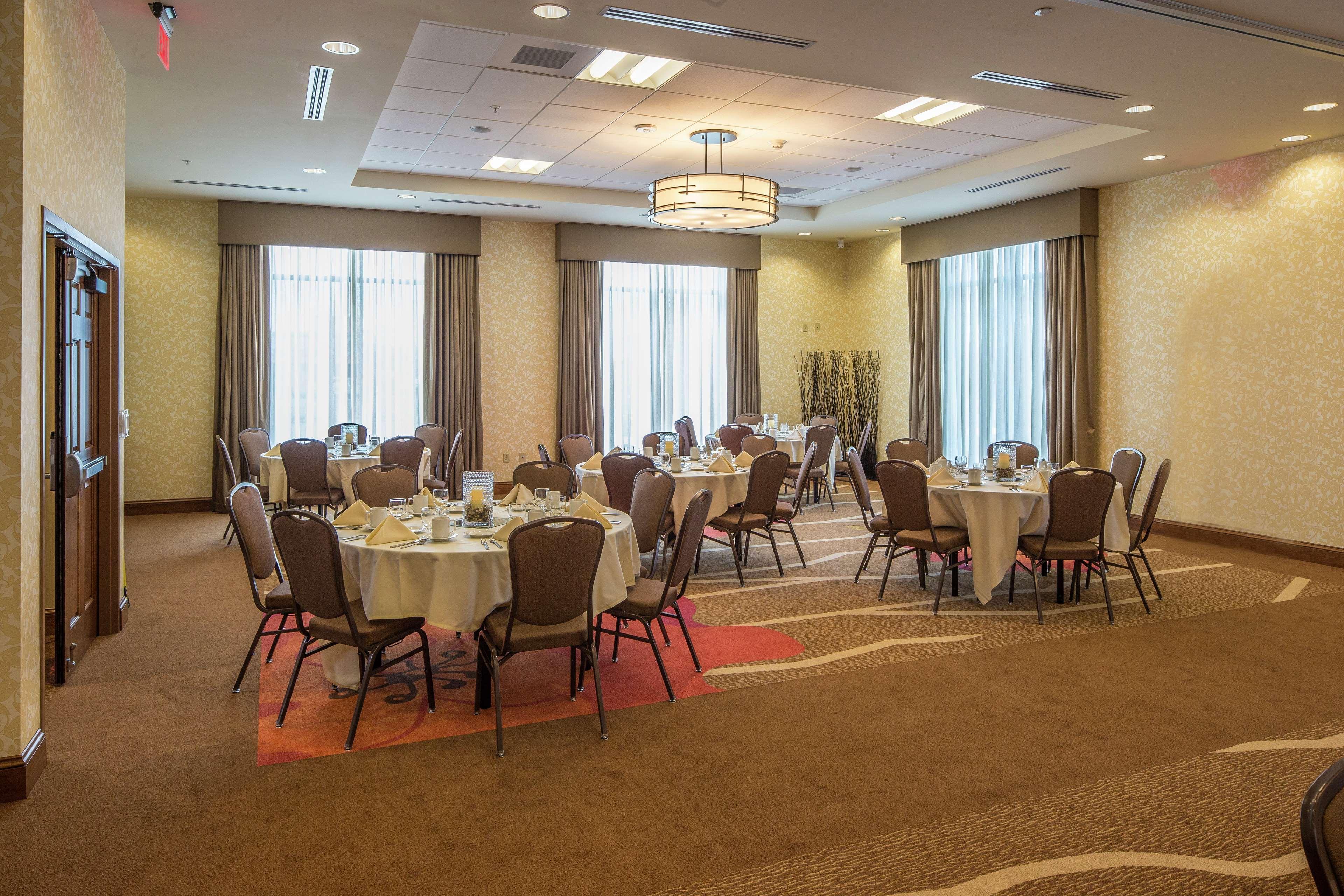 Hilton Garden Inn Юнионтаун Экстерьер фото