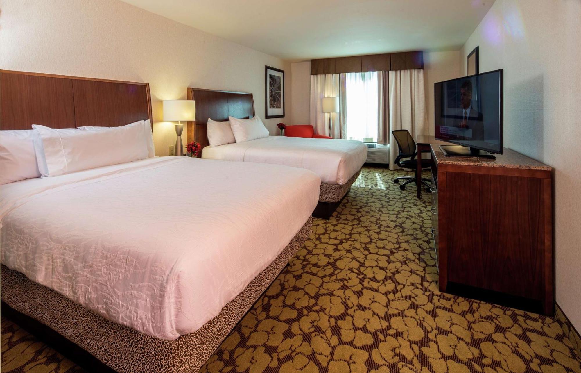 Hilton Garden Inn Юнионтаун Экстерьер фото