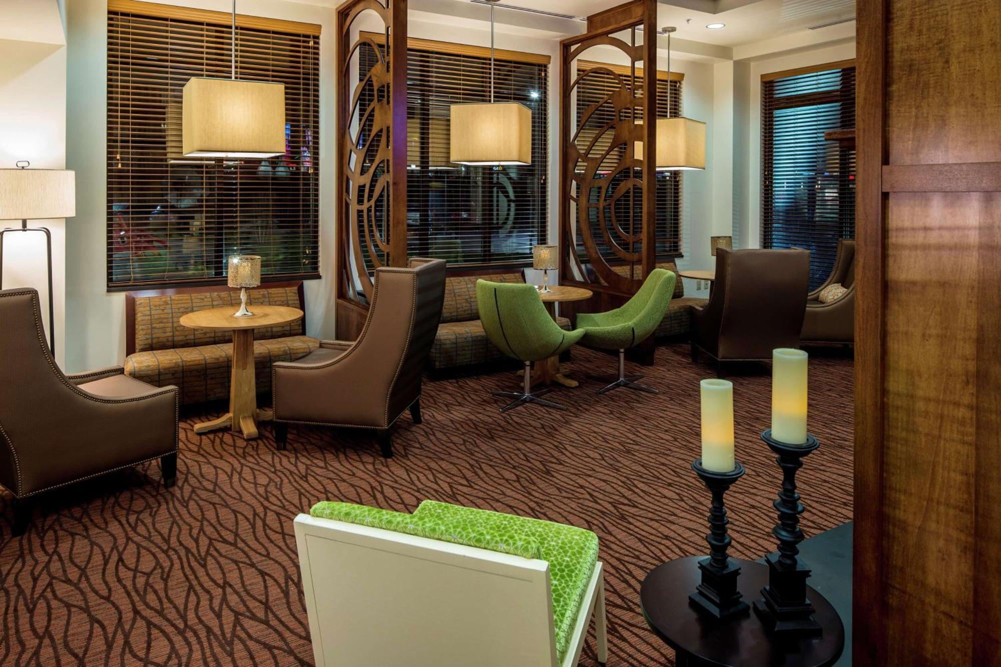 Hilton Garden Inn Юнионтаун Экстерьер фото