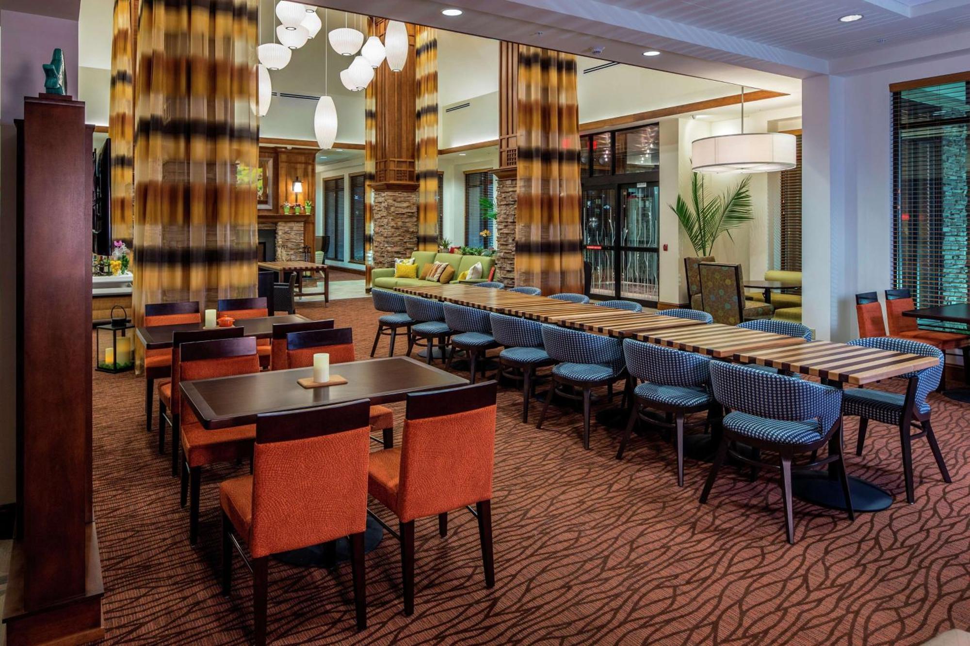 Hilton Garden Inn Юнионтаун Экстерьер фото