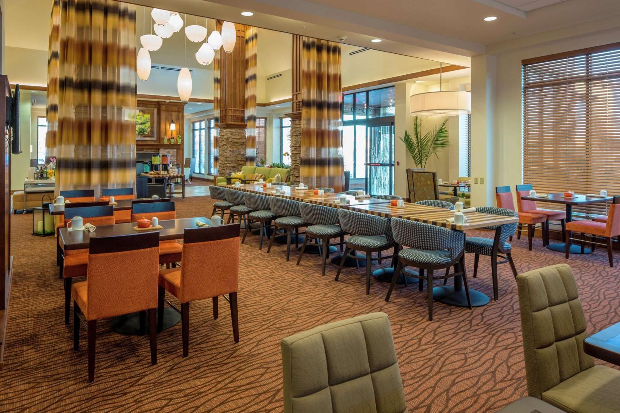 Hilton Garden Inn Юнионтаун Экстерьер фото